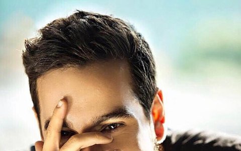 El actor desarrollará tres proyectos virtuales en artes escénicas.