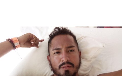 No le importó sacarse la ropa.