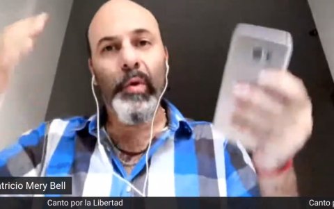 Delirio. Si la clandestinidad no existiera, Patricio Mery Bell la inventaría.