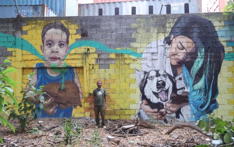 Gabriel Peña en el parque El Bosque de la ciudadela La Pradera donde reside.