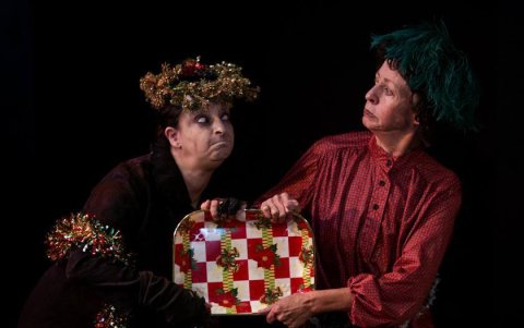 Juana Guaderas (izquierda) es parte de la obra.