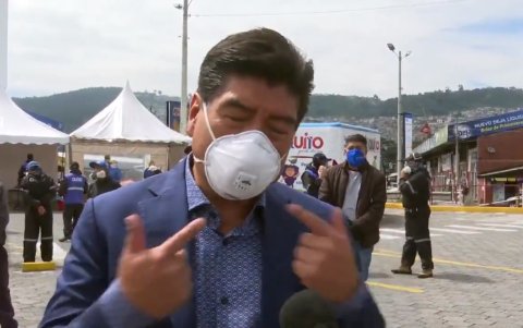 Alcalde. Yunda se señala a sí mismo y dice: este pechito no sabe nada.