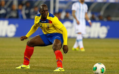 Segundo Alejandro Castillo en un partido vistiendo la camisa de la selección ecuatoriana.