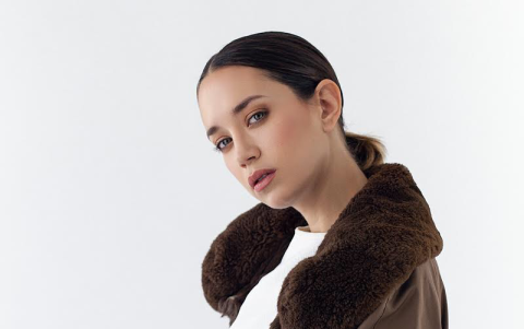 Está convencida de que los diseñadores deben ser coherentes entre lo visual y sus acciones, generar  confianza en sus clientes.