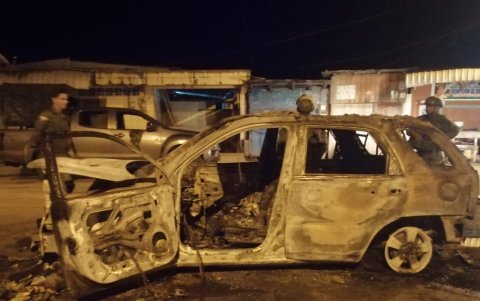 Se desconoce qué material se utilizó para quemar la patrulla. Pobladores indicaron que escucharon explosiones.