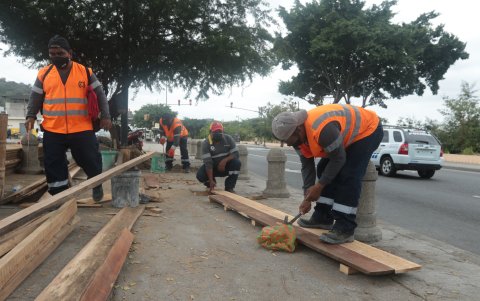 La obra. Empezó ya a construirse en la avenida Barcelona. Luego, continuará por las calles Ismael Pérez Pazmiño y Diez de Agosto.
