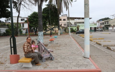 Comunidad. Hay moradores que dicen no salir por el polvo, por lo que piden que las autoridades redoblen las tareas de limpieza.