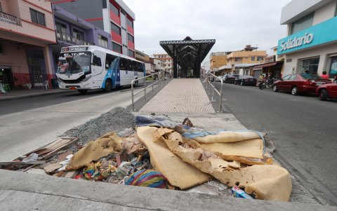 2. Hecho. Hay estaciones donde se registra el abandono de restos de materiales de construcción, colchones y esponjas de posibles fallecidos y sospechosos por el virus.