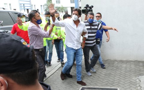 El pasado 3 de junio, Morales fue detenido en un operativo desplegado por la Fiscalía por casos de presunta corrupción. 

3 JUNIO del 2020

GERARDO MENOSCAL

Agencia (ag-expreso)