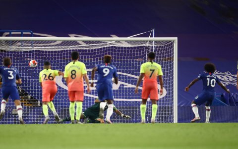 Con este penal Willian enterró las últimas posibilidades del City de alcanzar al Liverpool.
