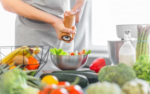 El consumo excesivo de sal puede afectar a tu salud. No consumas más de cinco gramos al día.