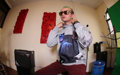 Switch estrenó un sencillo hace poco que se titula Drive Girl junto a Bresky, cantante guayaquileña.