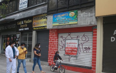 Varios locales de la capital lucen desocupados por la falta de ventas. La zona rosa es la más afectada.