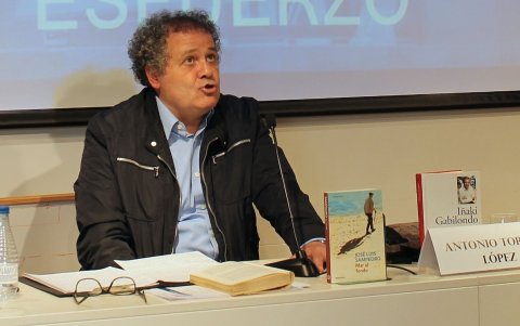 Arturo Torres, candidato a la presidencia de la Federación Española, quiere a Maradona para la selección de su país.