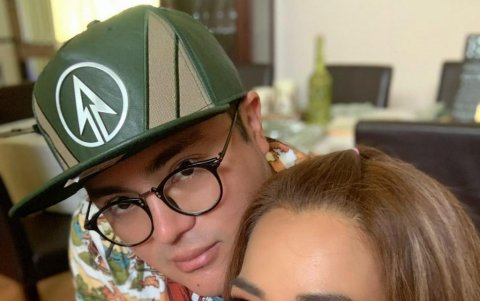 Con su amiga María Fernanda Meza.