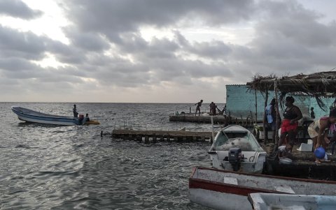SANTA CRUZ DEL ISLOTE. Los habitantes de este isla, viven del turismo, en tiempos normales, pero tras la pandemia, recuperaron la pesca como una opción de sustento.