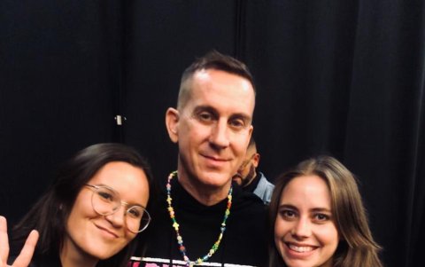 Priscilla junto a Jeremy Scott, en 2019.