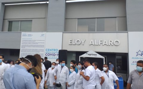 Hecho. Los especialistas ahora se trasladaron al hospital Bicentenario.