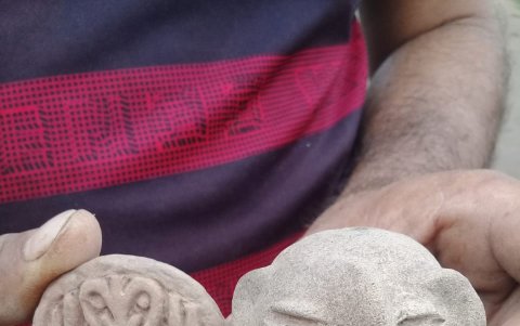 Figuras. Las figuras son variadas, entre sellos, vasijas, collarines. Se cree que pertenecieron a jefes de tribus.