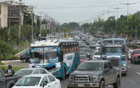 Tráfico. El congestionamiento que se percibe en La Puntilla ha sido una de las quejas más comunes entre los residentes por años.