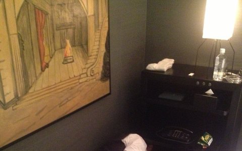 Una imagen de Johnny Depp en el suelo.