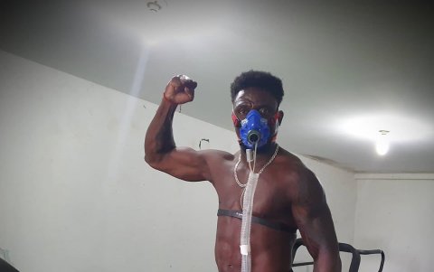 El delantero Roberto Ordóñez durante el control fisiológico del entrenamiento.