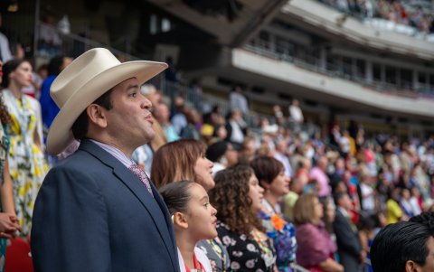 Una de la asamblea de los testigos de Jehová, antes de que empiece la pandemia de la COVID-19