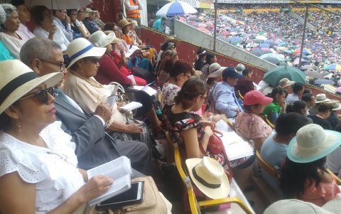 La asamblea internacional de los testigos de Jehová, en 2019, en Guayaquil, en el estadio Monumental Banco Pichincha..