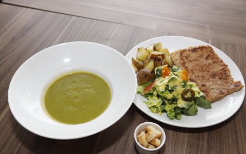 El menú del día es el plato de mayor demanda en el lugar.