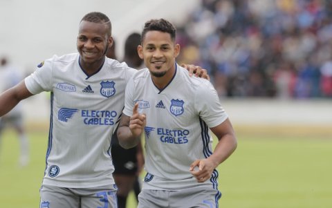 Edwuín Pernía tiene contrato con Emelec hasta finales de este año.