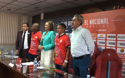 Tito Valencia (i) fue presentado en El Nacional en la temporada 2019.