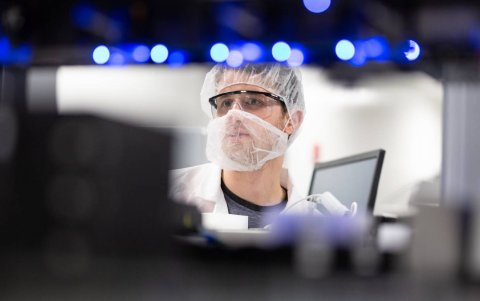 La investigación en Moderna está avanzando y pronto se ensayará con 30 mil voluntarios.