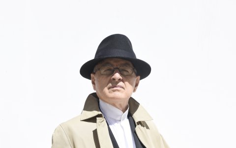 Carrión empezo a publicar en los años setenta. Es narrador, cuentista y catedrático.