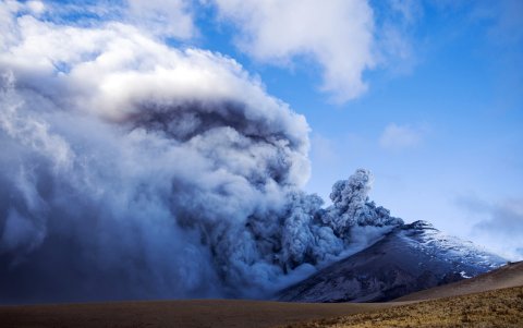 La belleza de los volcanes captada por Cris Toala, fotógrafa ecuatoriana, será exhibida.