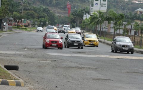 Los baches. En el mismo sector e incluso en distancias cortas, se suelen contar entre ocho y quince hoyos.