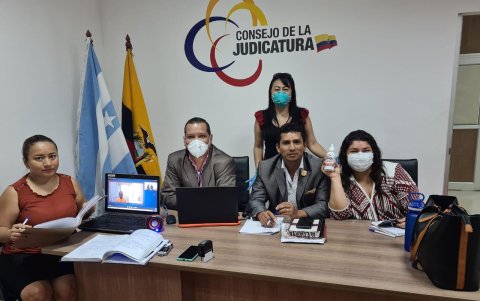Muchos servidores judiciales fueron afectados por el virus, lo que provocó hasta la muerte de algunos en Guayaquil.