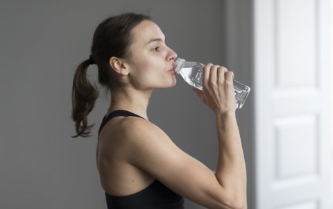 El cuerpo es una máquina perfecta que te indica cuándo te hace falta hidratarte.