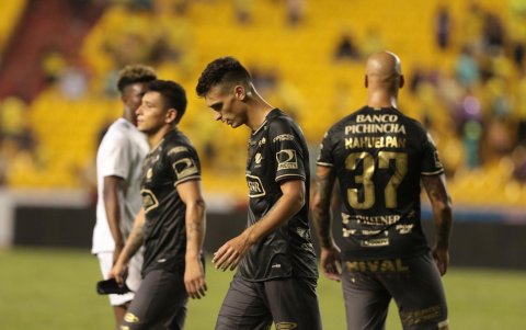 Dinenno cuando vest´ía la camiseta de Barcelona en el 2018.