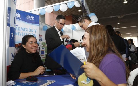 Las ferias de carreras universitarias son las actividades más comunes de difusión.