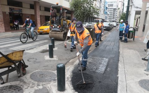 En la calle Junín se está adecuando otro tramo de las nuevas ciclorrutas.