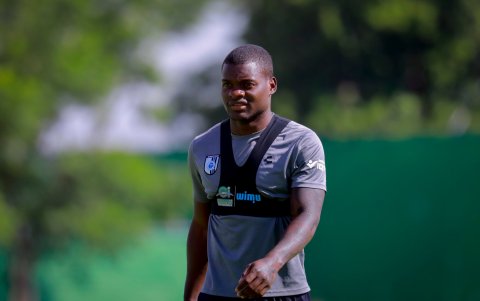 Jonathan Betancourt dejó la Católica de Ecuador para fichar por el Querétaro.