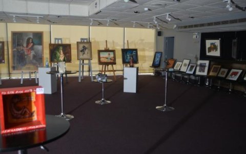 El TCA puso en ventas lienzos y esculturas de su reserva para generar ingresos.