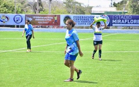 Andres Pesantes es la única futbolista nacida en Galápagos que ha jugado un Mundial.