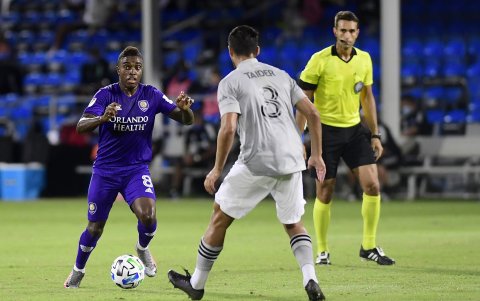 Sebastián Méndez (i), volante del Orlando City, fue elegido el Mejor Jugador del Partido frente al Montreal Impact.