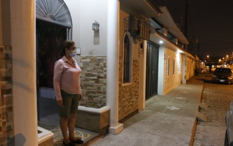 Inquietud. Algunos residentes  monitorean el sector cada ciertas horas para confirmar que no corren peligro, ni hay gente merodeando.