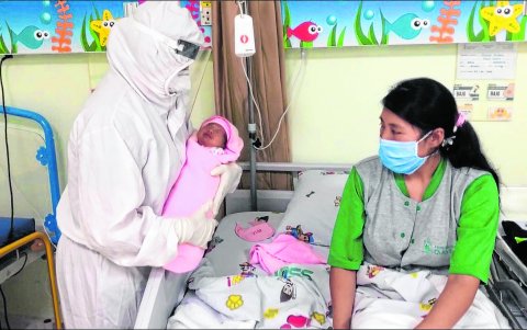 Sandra Duque es una de las doctoras que enfermó de coronavirus y tras su recuperación atiende a sus pacientes.