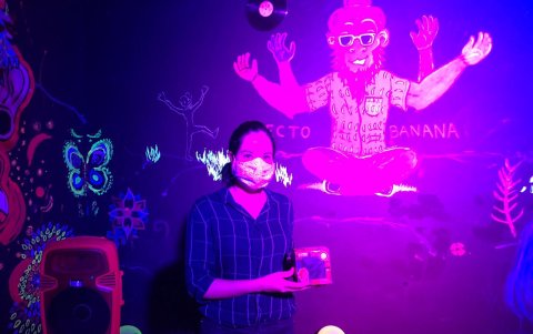 En la reunión, en la que hubo luces, globos y colores, los familiares recibieron la donación.