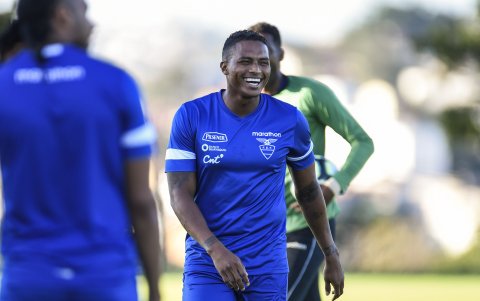 Antonio Valencia, futbolista nacional, tiene la aspiración de jugar su partido 100 con la Tricolor.