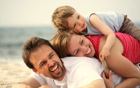 Los padres que resuelven los problemas con inteligencia, crían hijos felices.