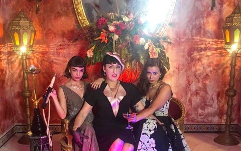 Bárbara junto a Rossy de Palma (centro).